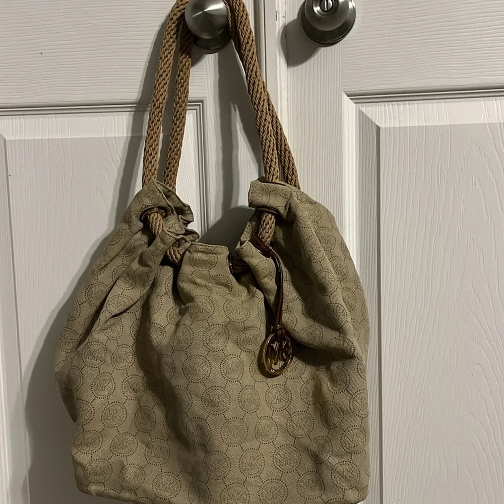 Beige Michael Kors bag - Picture 2 of 7
